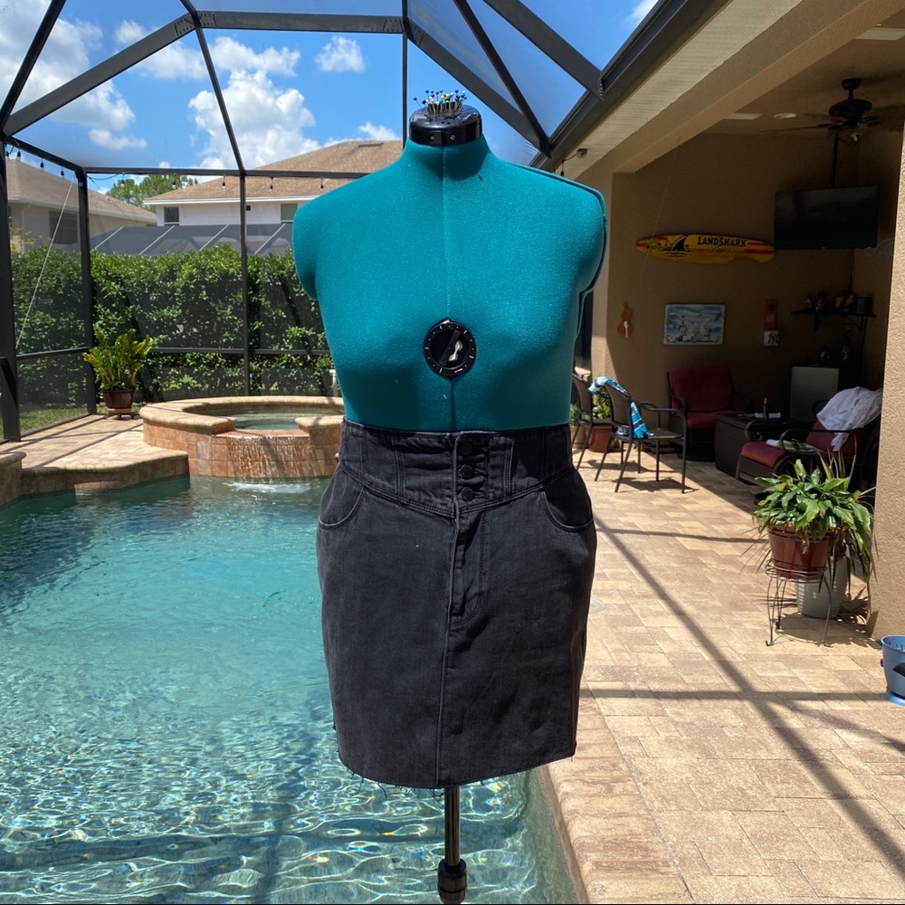 Hollister Ultra High Rise Black wash jean skirt